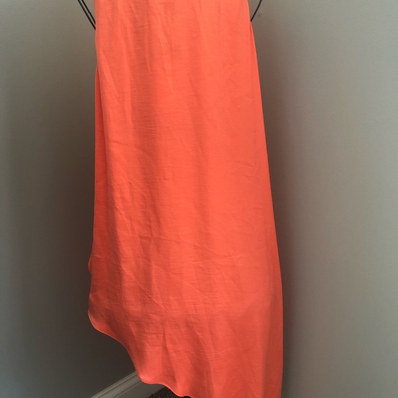 BCBGMAXAZRIA ‘Karlie’ Tiered Drape Top - Picture 7 of 7